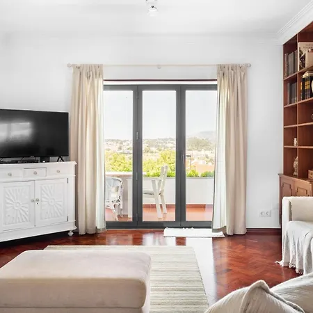 Villa Altido Superb Villa With Pool, Terrace, Garden And Bbq Parede